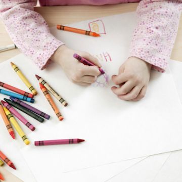 https://www.kidsartbox.com/img/blog/top-six-supplies/2.crayons.jpg